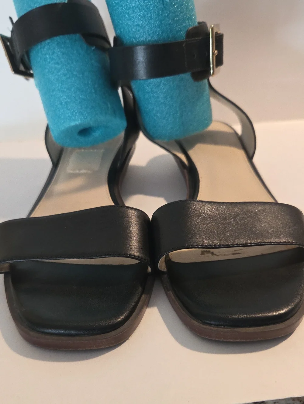 Cole Haan Avani Black Leather Ankle Strap Flat Sandals Gold Buckle Size 8 GUC